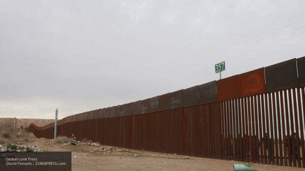 Пентагон разрешил использовать $1 млрд на строительство стены на южной границе США
