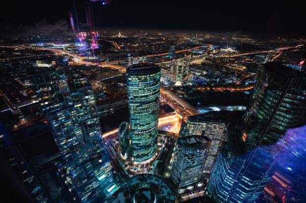 Новогодние бранчи с видом на Москву от 90 Floor