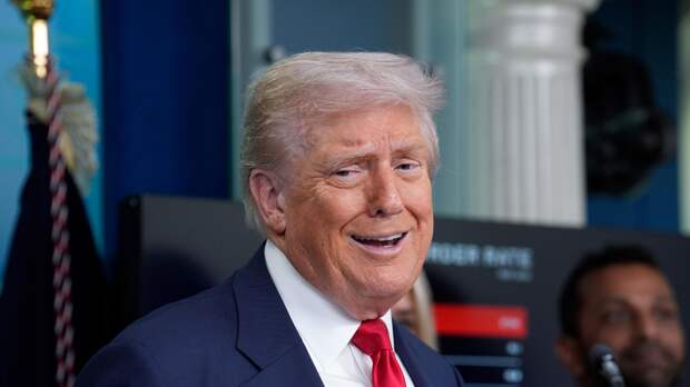 "Шок, но не сюрприз". Странному поведению Трампа найдено объяснение