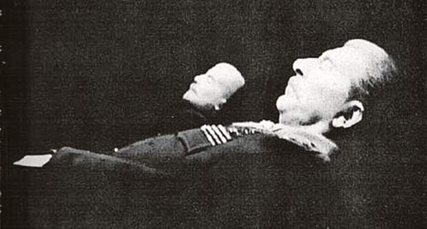 50 лет назад, когда вынесли тело Сталина, в народе заговорили: это себе Хрущев освободил место… 