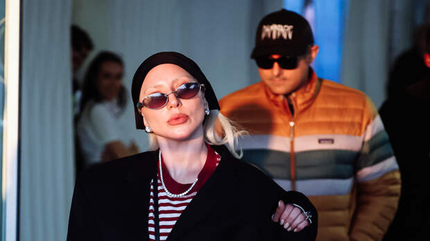 «Дает ей все, что она хотела»: раскрыты подробности помолвки Леди Гаги