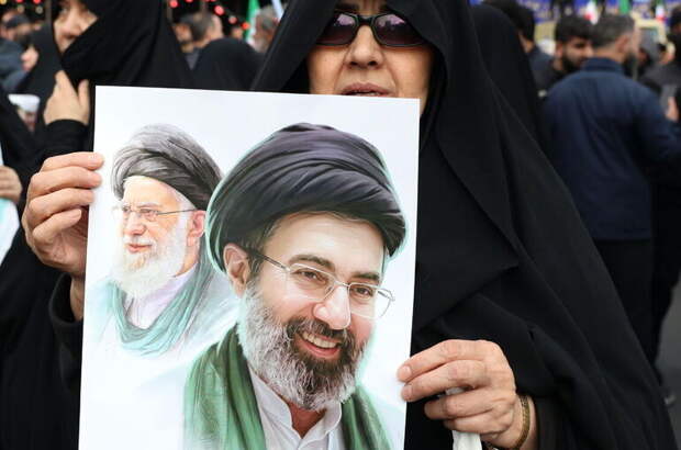 Тегеран «помолодел» и стал жестче: что пообещал врагам Хаменеи-младший