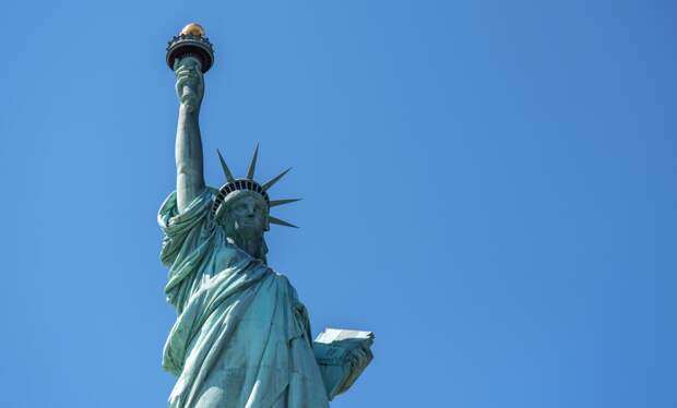 США перестали выдавать грин-карты критикам Израиля