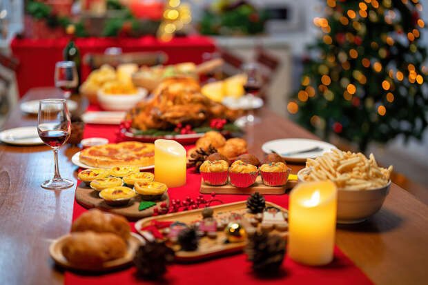 Стоматолог Козлов: кислые продукты на новогоднем столе особенно опасны для зубов