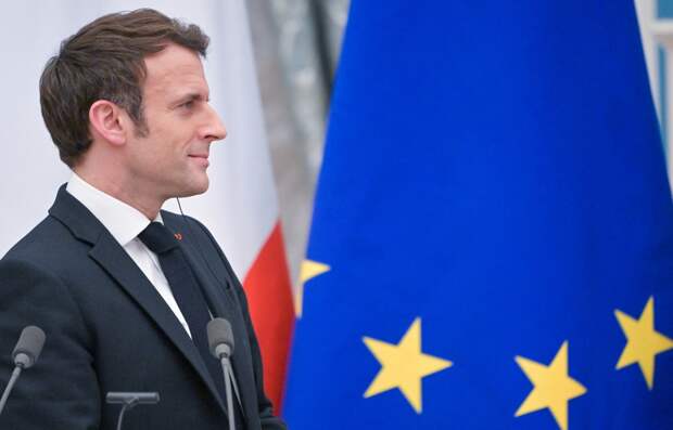В МИД дали совет Макрону по разговору с Путиным