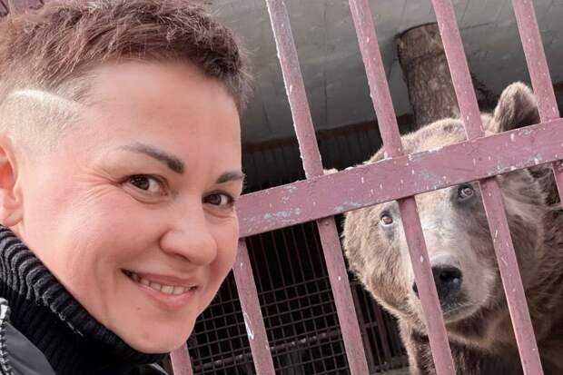 На Урале у спасенного из тесной клетки медведя Степана появился собственный блог