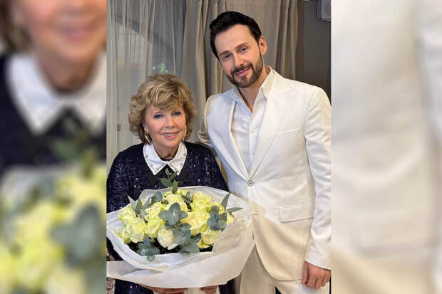 Поэтесса Лариса Рубальская написала песню "Стая Александру Еловскому