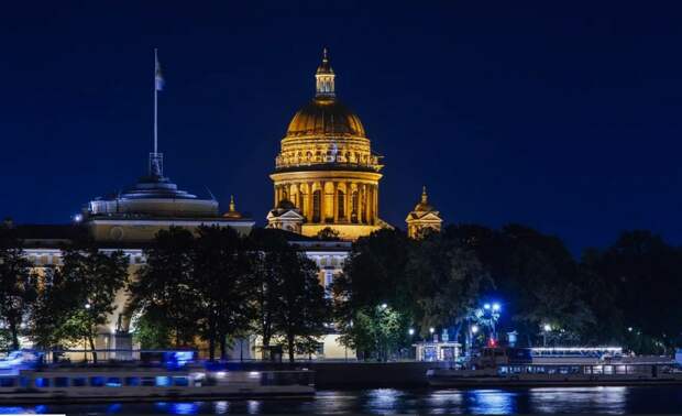 Петербург заплатит за рекламу в интернете и новый путеводитель 53 млн