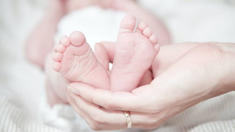 Пособие по уходу за ребенком до 1,5 лет: кому положено и сколько платят