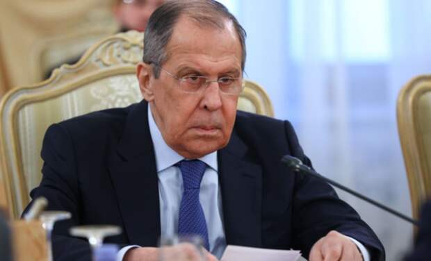 Мир окончательно раскололся на зоны влияния. Лавров указал России курс: “Остаётся одно…”