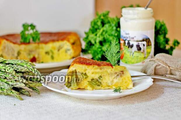 Фото Заливной пирог с сыром, минтаем и спаржей