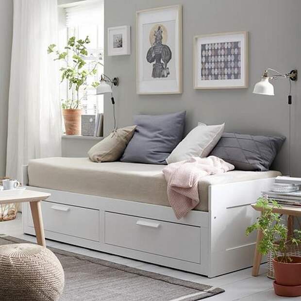 Кушетка должна быть с выдвижными ящиками. / Фото: ikea-club.org Кушетка должна быть с выдвижными ящиками. / Фото: ikea-club.org
