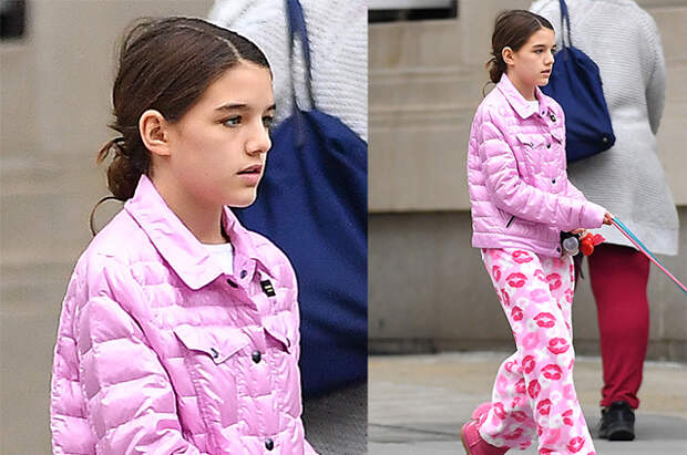 Розовый — хит сезона: Сури Круз на прогулке с собаками в Нью-Йорке