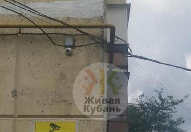 Опасные провода уберут с газовой трубы на многоэтажке в Краснодаре