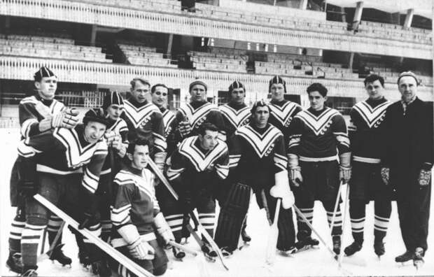 Советские спортсмены дебютировали на зимней Олимпиаде 1956 года в городе Кортина д'Ампеццо (Италия). Интересно, что уже на своей первой Олимпиаде сборная СССР стала победителем в командном зачете - 7 золотых, 3 серебряные и 6 бронзовых медалей. зимние игры, олимпиада, факты