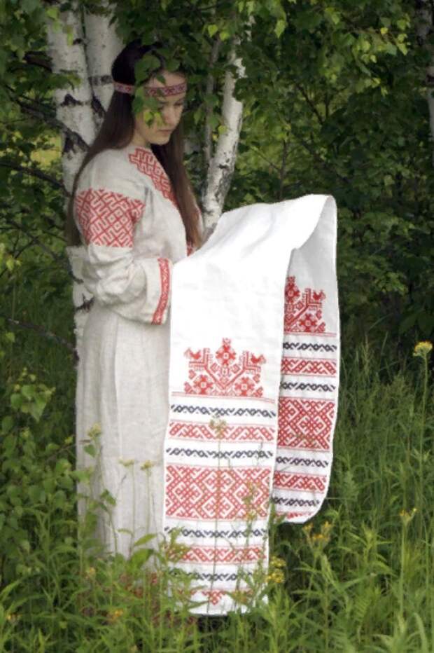 северные славянские орнаменты на обыденных вещах
