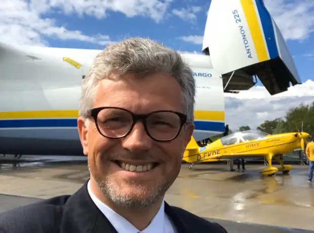 Теперь и Германия должна перед Украиной на коленях каться
