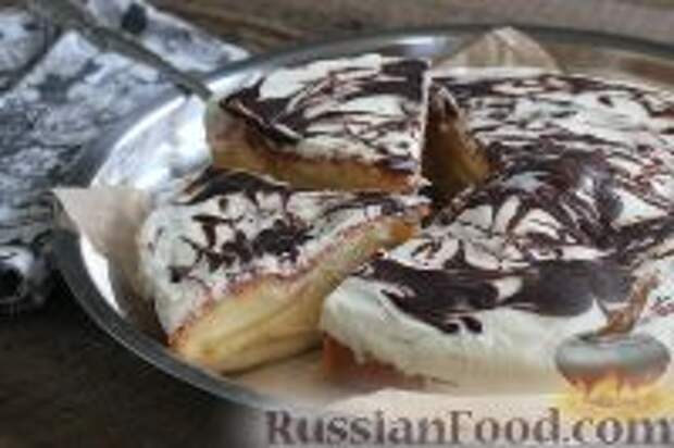 Фото к рецепту: Шарлотка с маслом и кремом