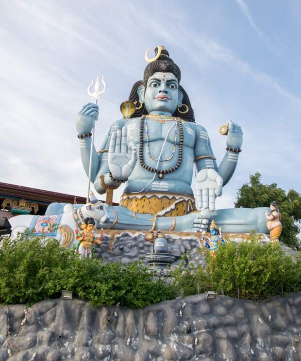 Буддистский памятник. Шри-Ланка фото.