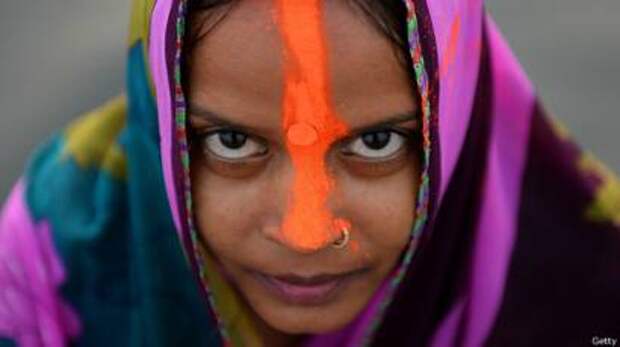 Индуистка накануне праздника Чхат
