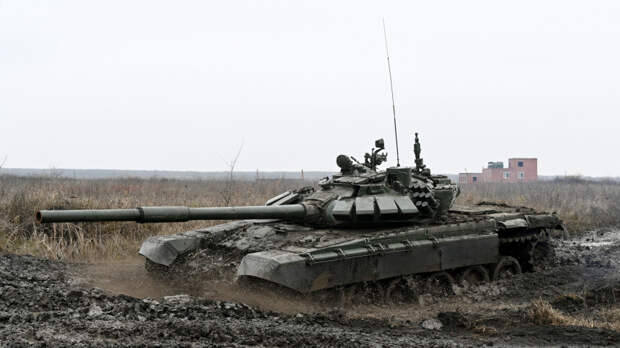 Экипаж танка Т-72Б3М уничтожил пункт управления дронами ВСУ. Лучшее видео из зоны СВО