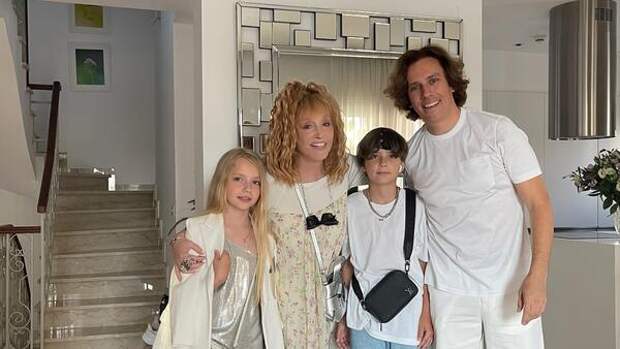 Муж и дети Пугачевой оказались в эпицентре ЧП на курорте — паника и эвакуация