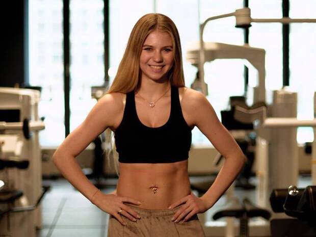 Трусова показала фото с открытым животом и рассказала о своей форме