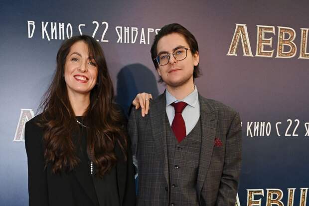 Балерина Анастасия Меськова появилась на красной дорожке с первенцем