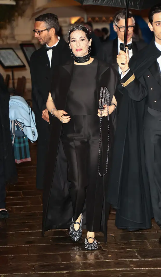 Летиция Каста, Дочь Умы Турман, Розамунд Пайк и другие звезды посетили гала-ужин Dior