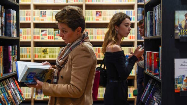 Пелевин, Сорокин, Кастанеда: опубликован перечень книг, подлежащих маркировке из-за упоминания наркотиков