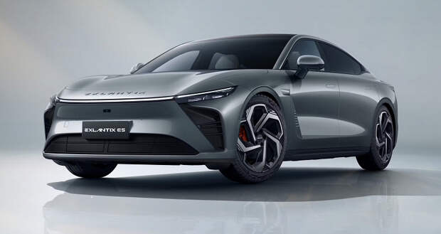 8 лет гарантии, 469 л.с., полный привод и запас хода 1231 км — за 6,5 млн рублей. В России представлен лимитированный Exeed Exlantix ES Sport