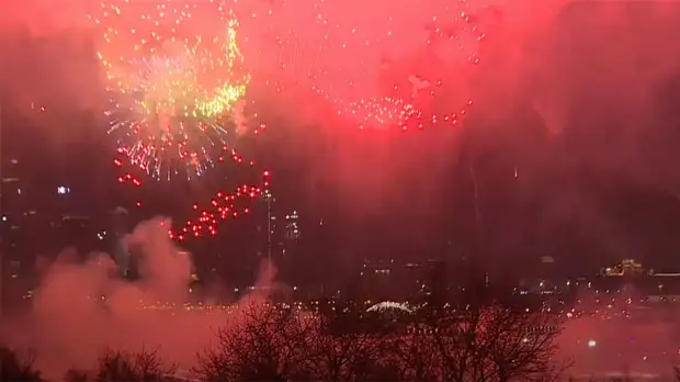 Праздничный салют ко Дню защитника Отечества