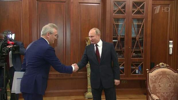Губернатор Белозерцев: рукопожатие Путина.