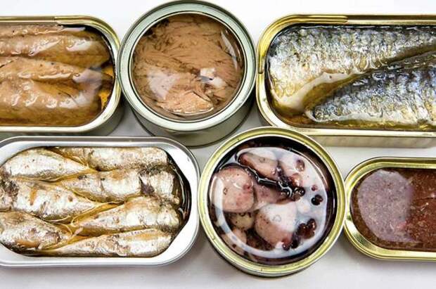 Большая часть морепродуктов - консервы. |Фото: rospotrebnadzor.ru.