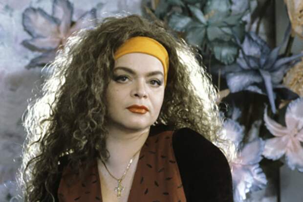 Лариса Долина