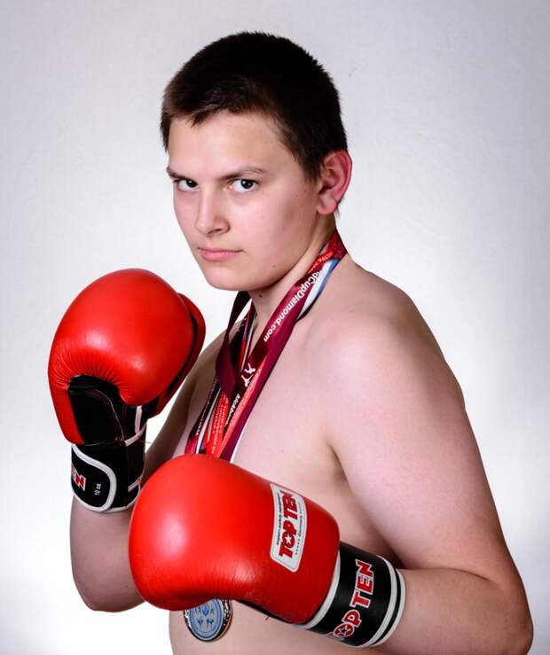 Десятиклассник из Северного Тушина победил на чемпионате по кикбоксингу