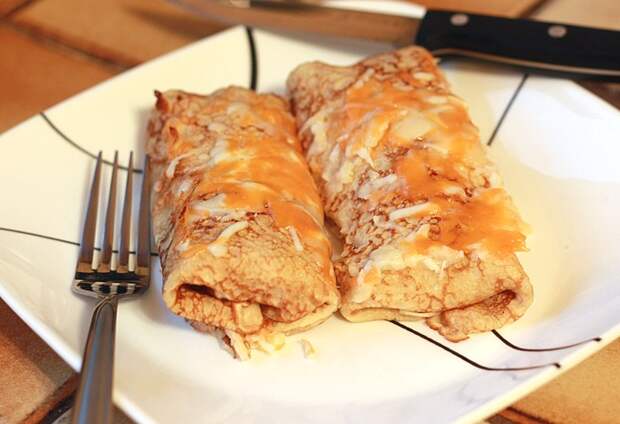 Блины с грибами и сыром пармезаном