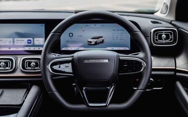 Большой семейный кроссовер Jaecoo стал доступнее, называем цены