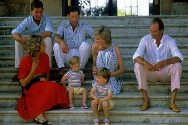 Именитые гости в королевской летней резиденции (Испания). | Фото: loveproperty.com.