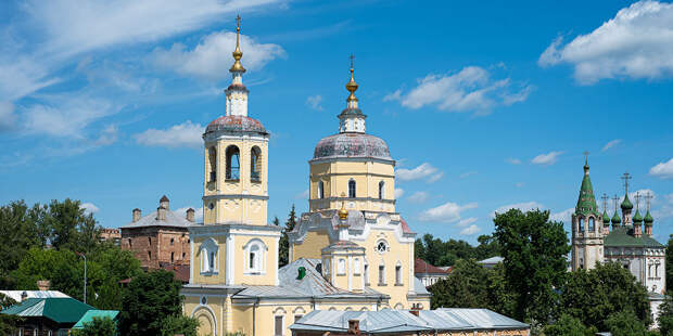 Море, подмосковные звезды и итальянское барокко: несколько поводов приехать летом в Серпухов