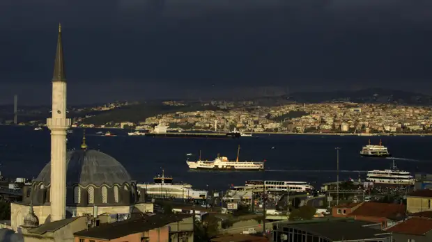 Движение через пролив Босфор восстановлено