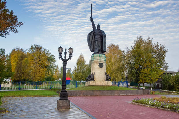 Памятники литературным и киногероям, ч.3