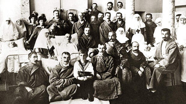 Вся правда о русской элите: В Зимнем был госпиталь, на Рублёвке – аппараты ИВЛ