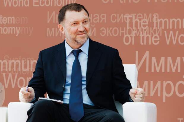 Олег Дерипаска назвал «разумным шагом» рекордный отток 1,6 трлн рублей из банков