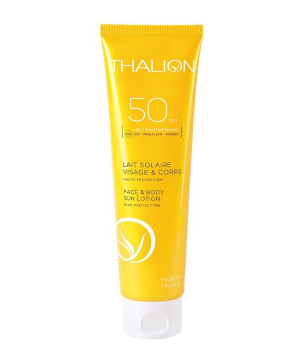 Солнцезащитное молочко для лица и тела с высокой защитой SPF50, Thalion, 7340 руб. («Мильфей»)