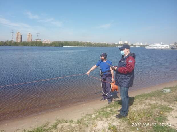 Спасатели САО проверили водоемы округа на безопасность