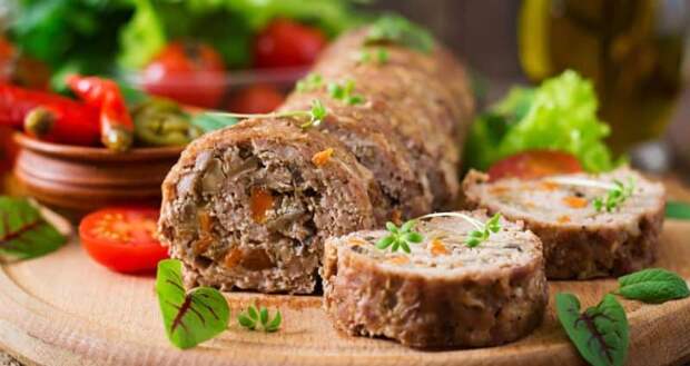 Рулеты из фарша с грибами и сыром