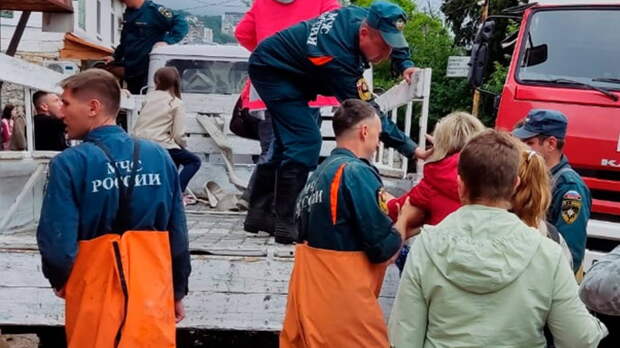 В Крыму началась эвакуация жителей популярного курорта