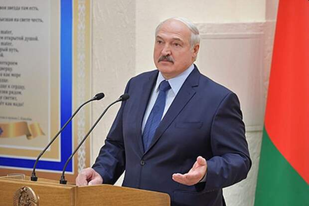 Лукашенко призвал не пугать людей коронавирусом
