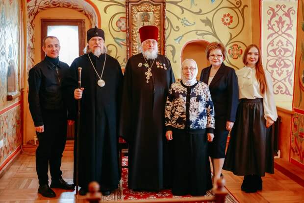 В Рязанском кремле с 50-летием совместной жизни поздравили протоиерея Димитрия Ромащенко и его супругу